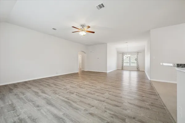 $2,525 | 5156 Echo Falls Drive, Alvin, TX 77511