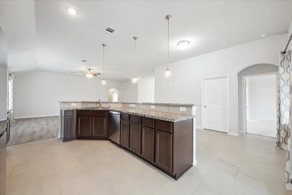 $2,525 | 5156 Echo Falls Drive, Alvin, TX 77511