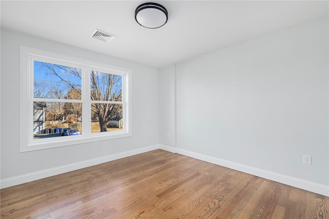 101 Baycliff Drive Warwick, RI 02818 - Photo 21 of 38 Bedroom
