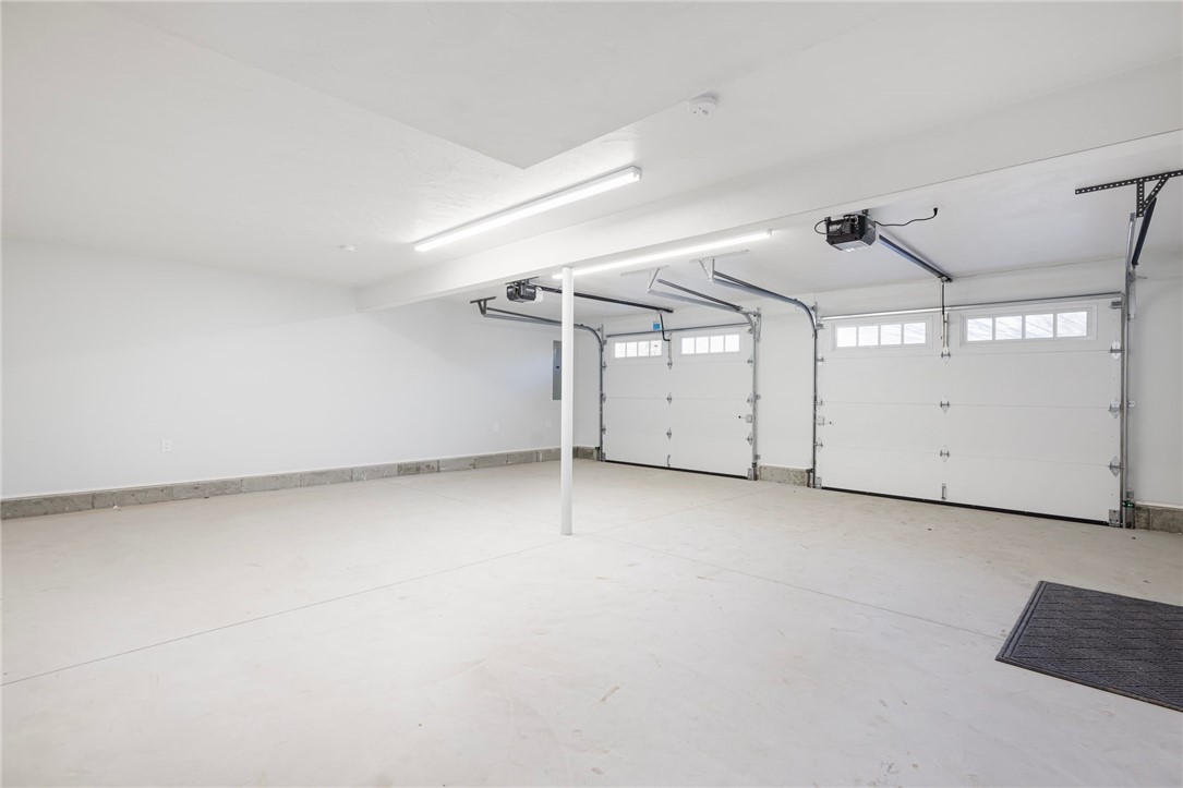 101 Baycliff Drive Warwick, RI 02818 - Photo 28 of 38 2 Car Garage