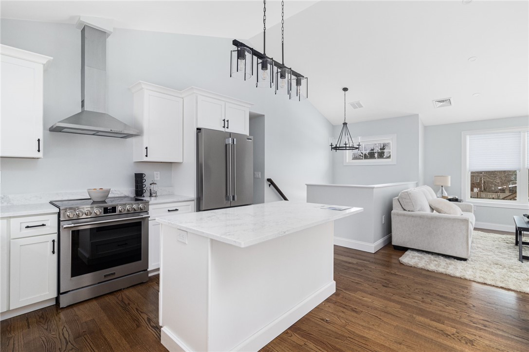 101 Baycliff Drive Warwick, RI 02818 - Photo 5 of 38 Fully Appliance Kitchen