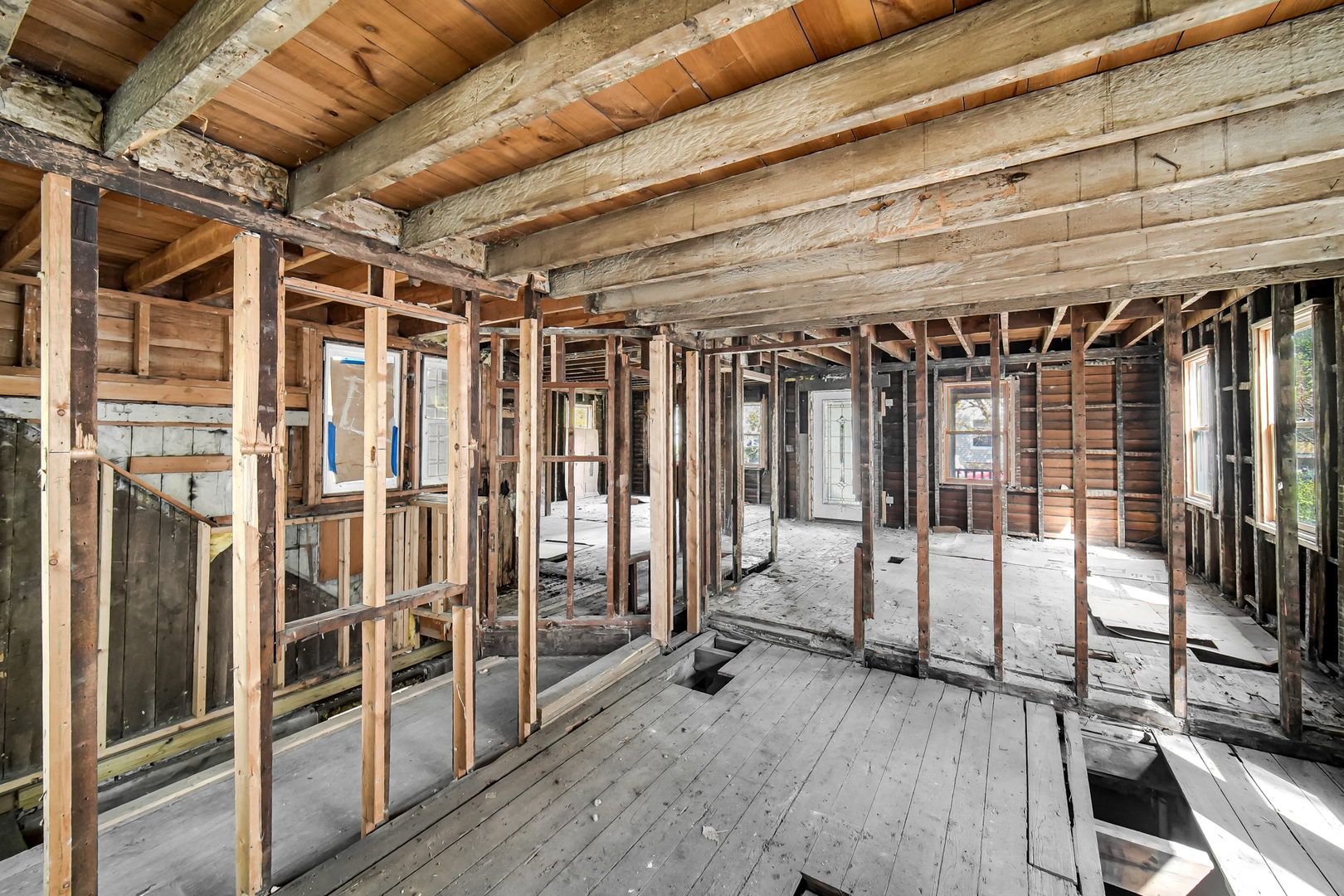 223 North Center Street Naperville, IL 60540 - Photo 5 of 19 a view of an empty room