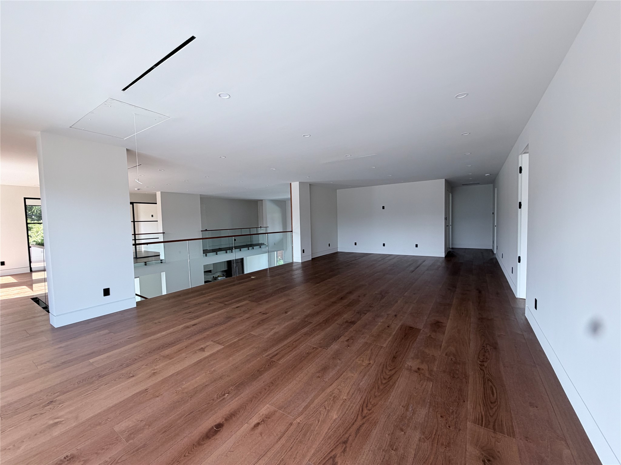 827 Bunker Hill Road Houston, TX 77024 - Photo 20 of 38 Living room/game room