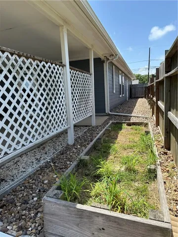 $1,750 | 2037 Crestmont Street, Corpus Christi, TX 78418