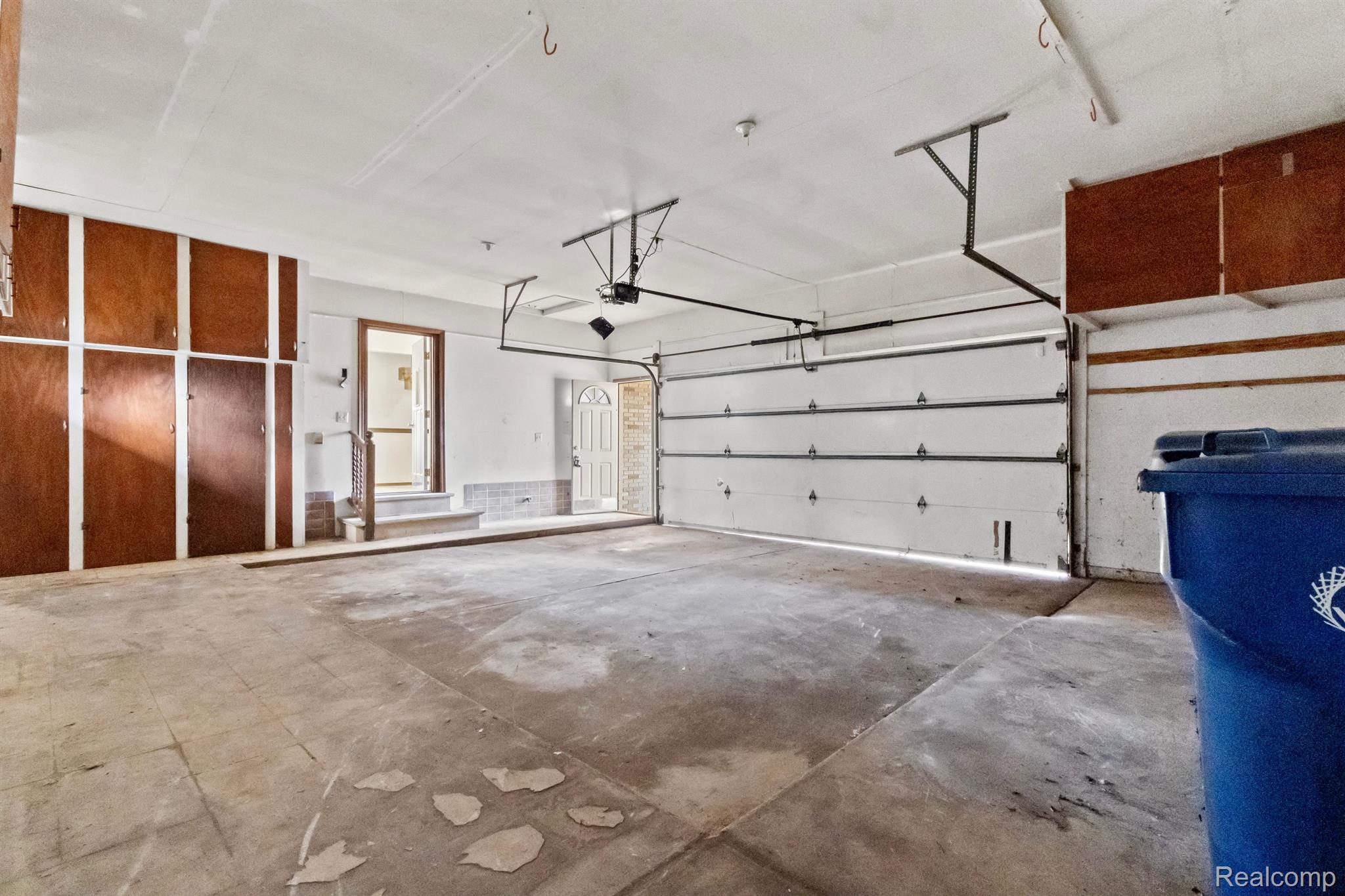 11400 Chicago Road Warren, MI 48093 - Photo 39 of 40 Oversized 2 car attached garage