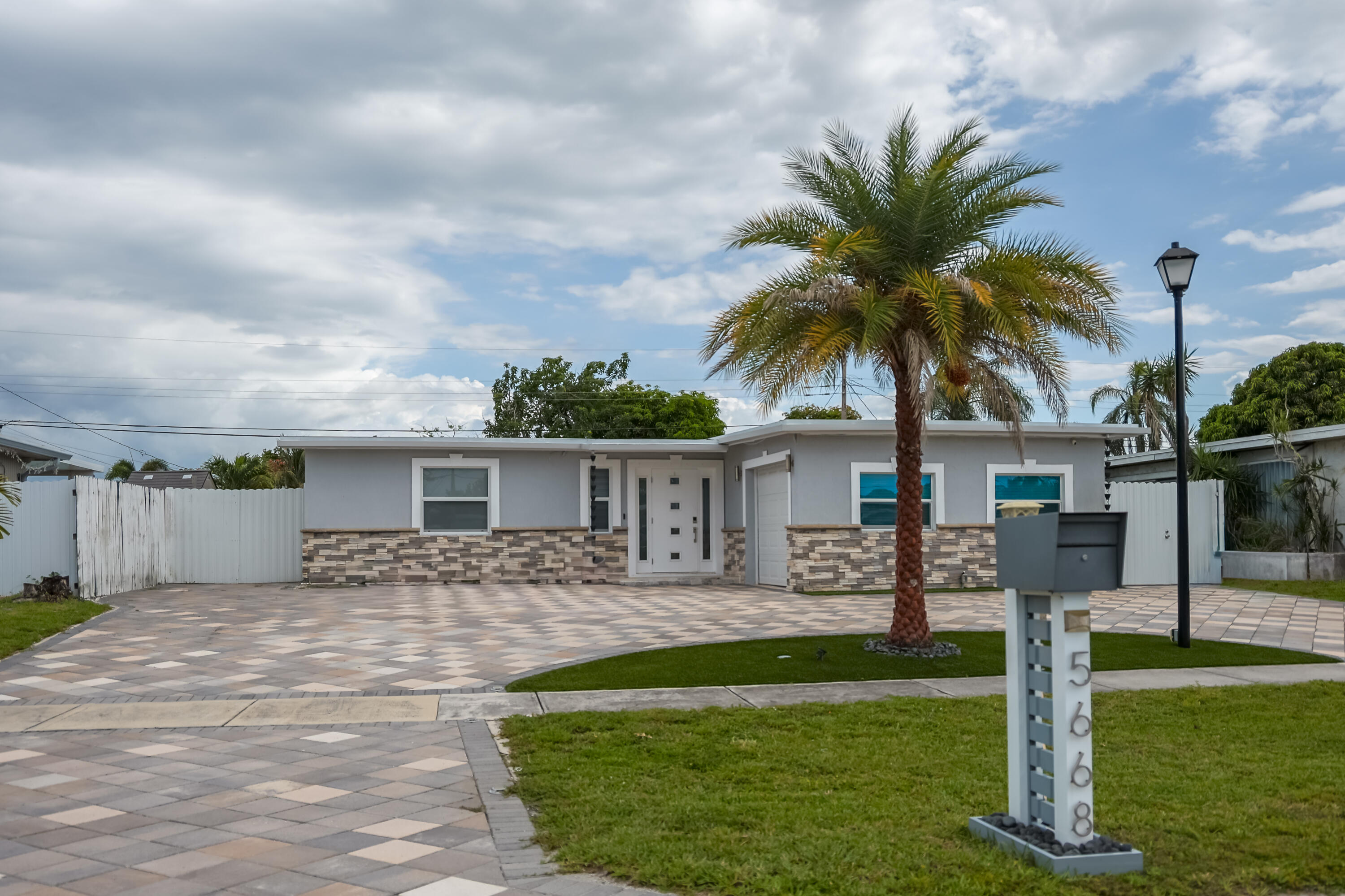 5668 Albert Road West Palm Beach, FL 33415 - Photo 2 of 35 IMG_1722
