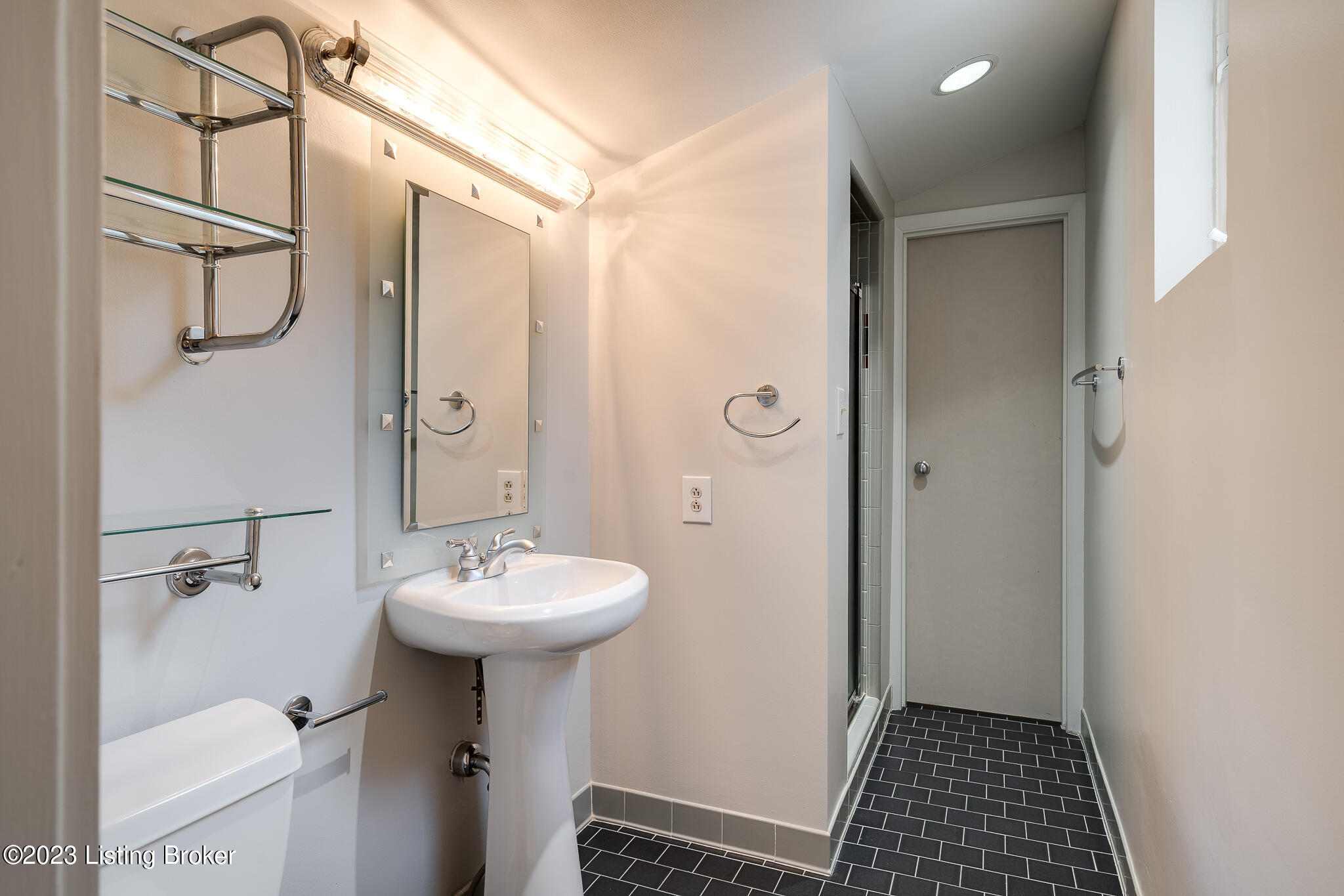 1446 Cherokee Road Louisville, KY 40204 - Photo 36 of 50 Guest Bathroom (Third Floor)