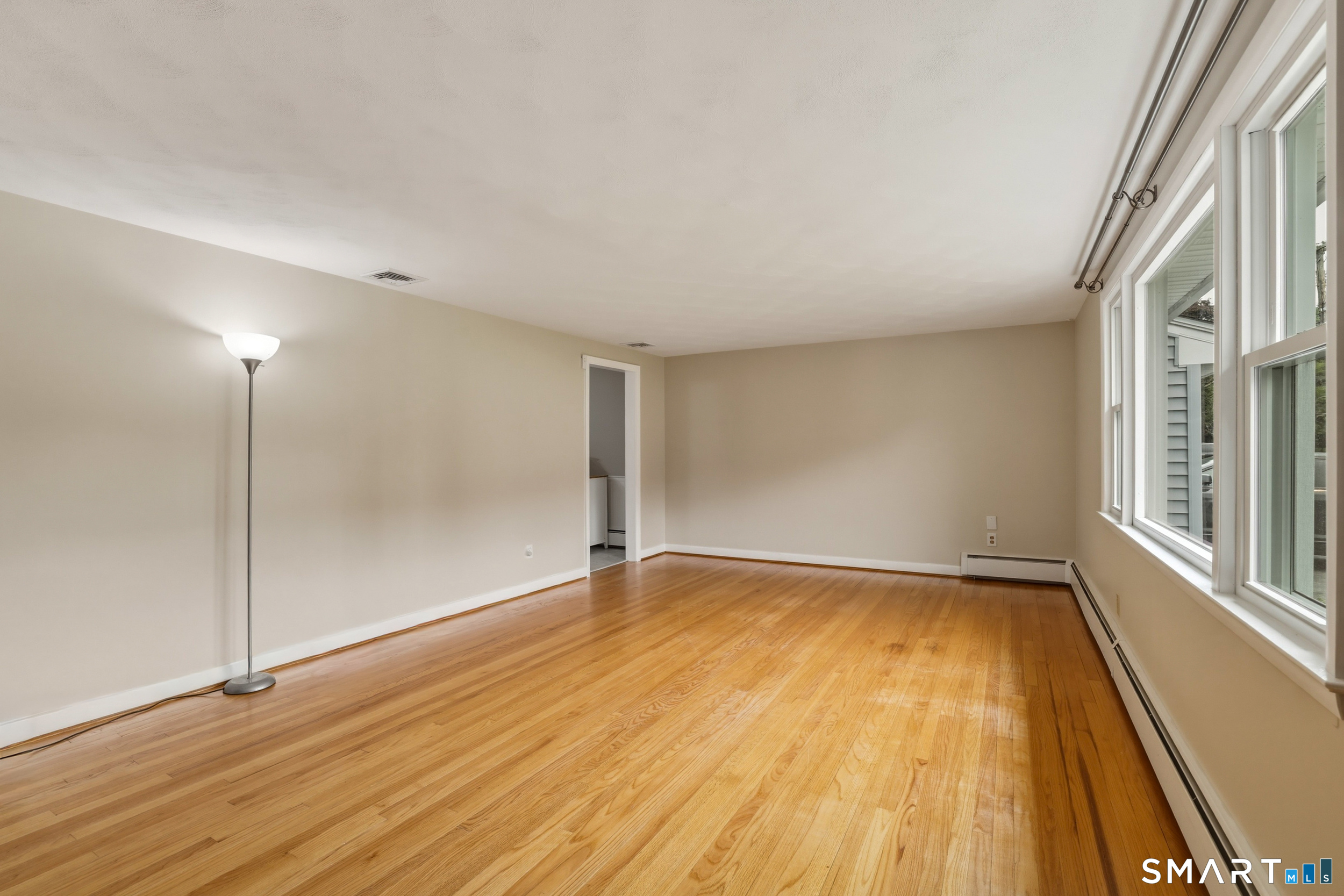 126 Davis Road East Hartford, CT 06118 - Photo 7 of 36