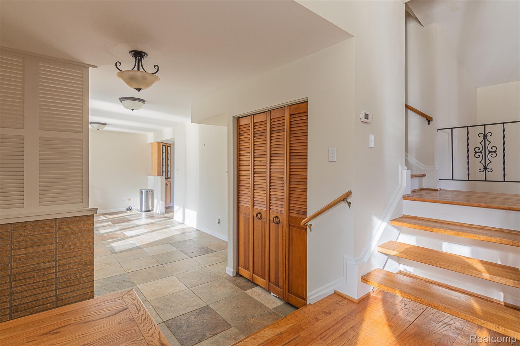 523 South Cranbrook Cross Road Bloomfield Hills, MI 48301 - Photo 9 of 35 523 S Cranbrook-24.jpg
