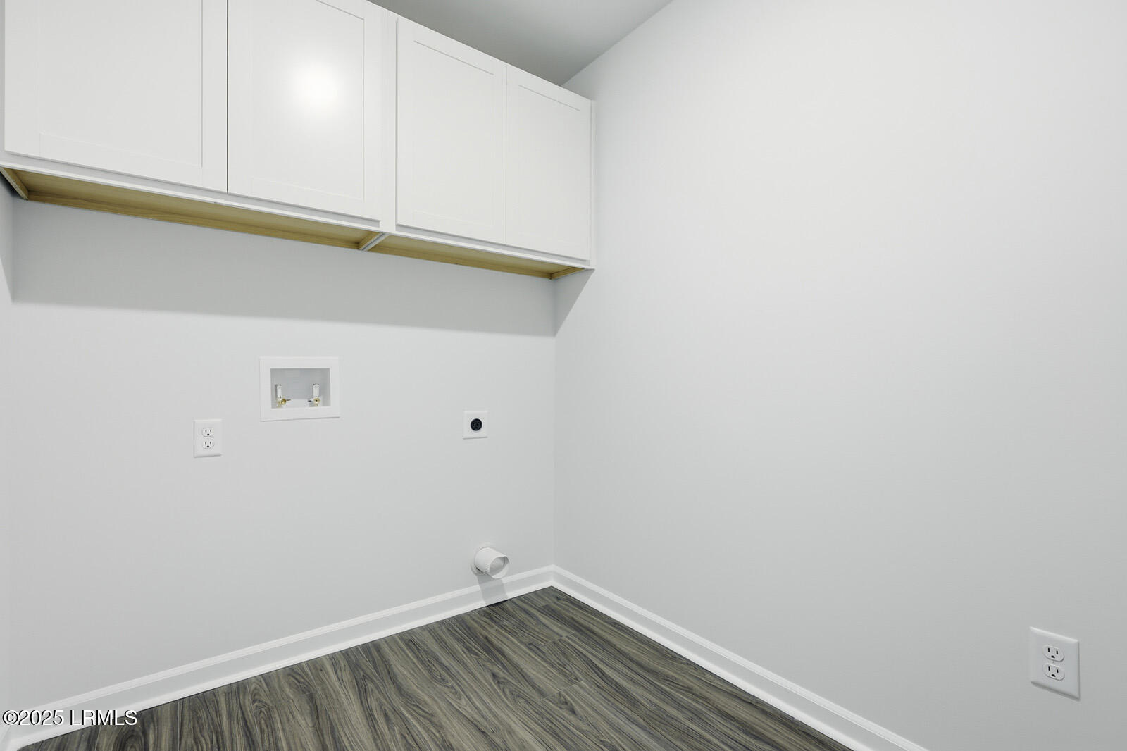 19 Landing Road Ridgeland, SC 29936 - Photo 18 of 23 Laundry Space