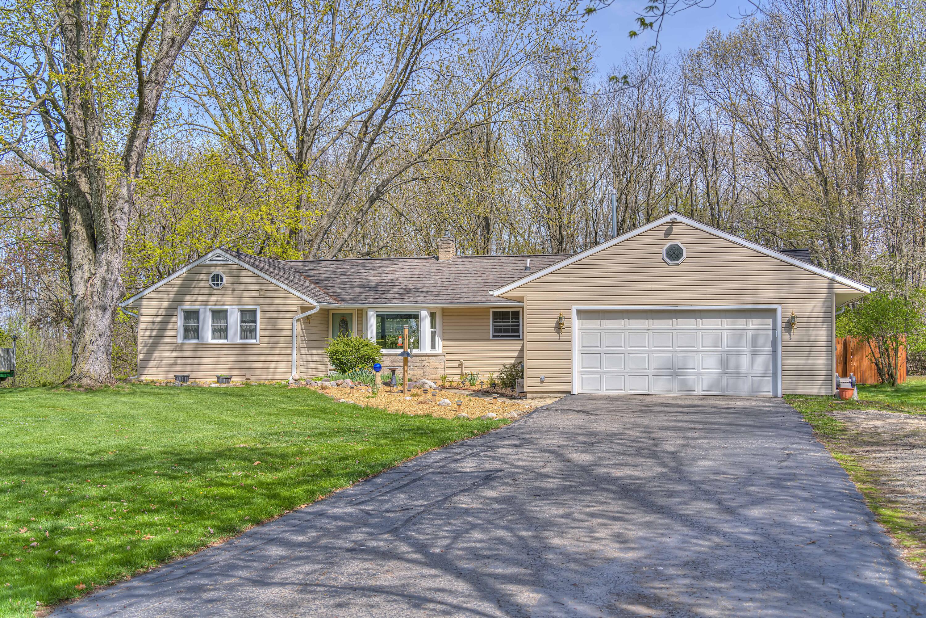 3405 Pine Ridge Drive Jackson, MI 49201 - Photo 1 of 46 3405 Pine Ridge 02