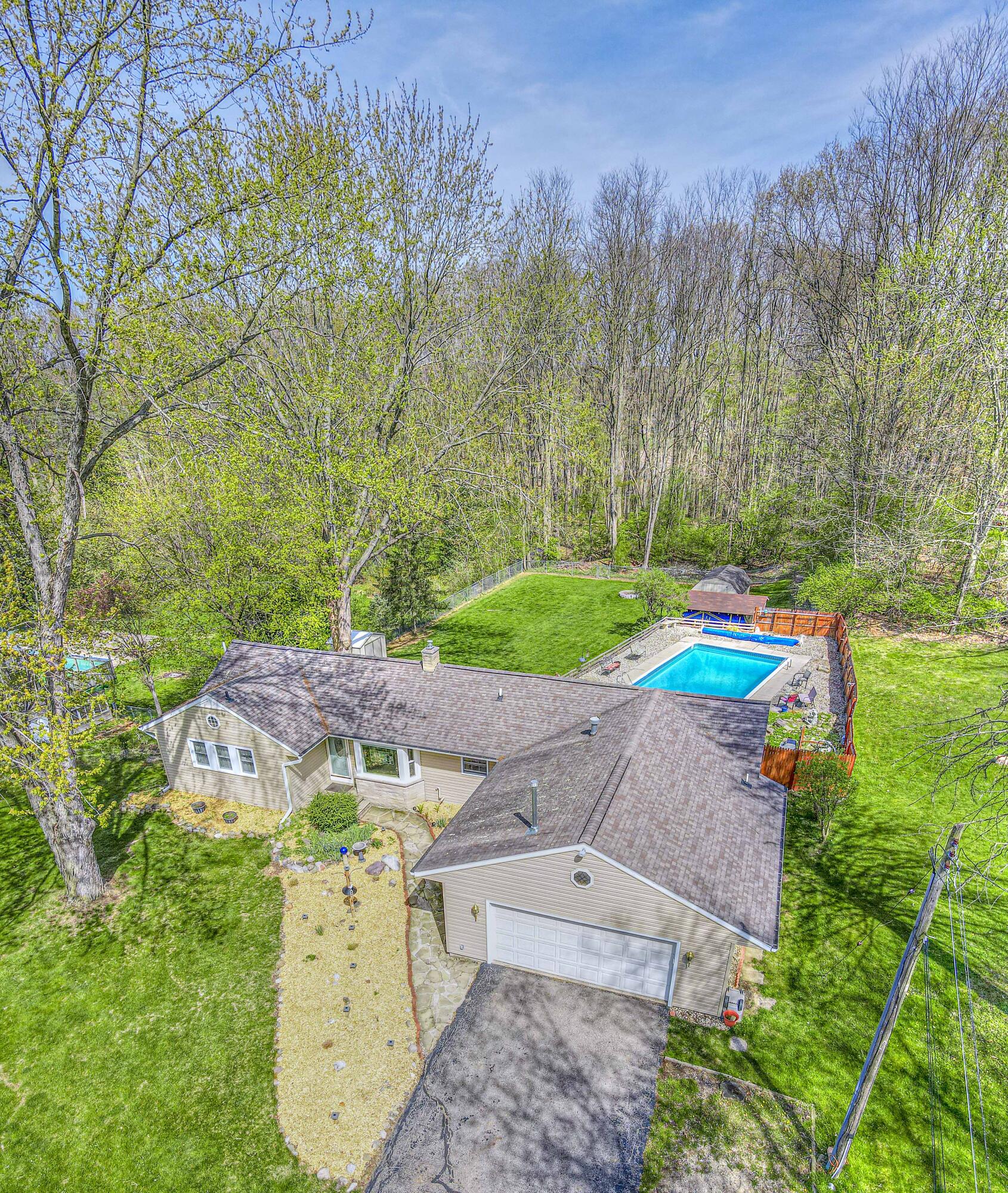 3405 Pine Ridge Drive Jackson, MI 49201 - Photo 2 of 46 3405 Pine Ridge 18