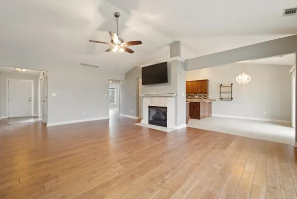 $374,900 | 862 Veterans Lane, Crown Point, IN 46307