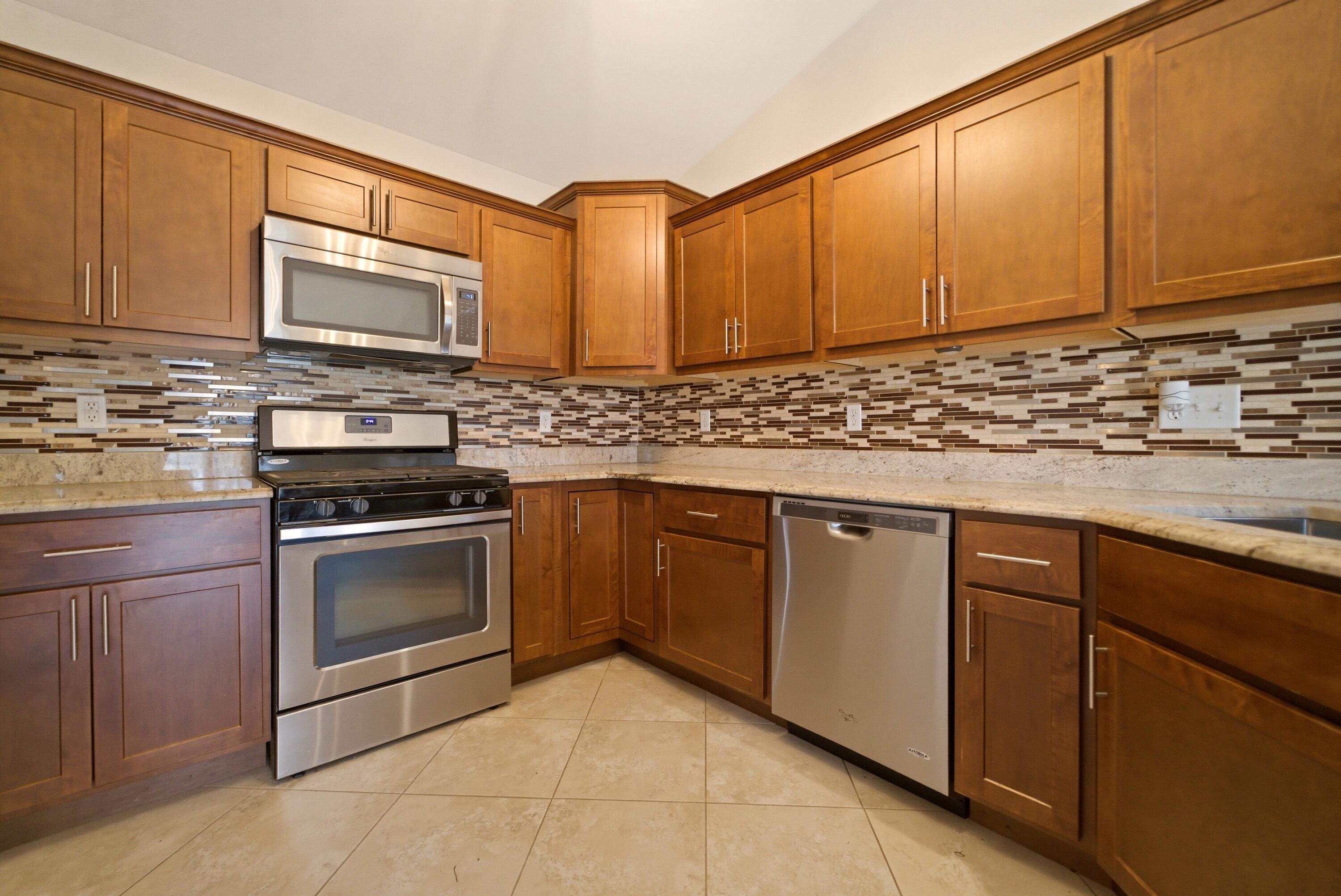 862 Veterans Lane Crown Point, IN 46307 - Photo 9 of 27 3000x2005