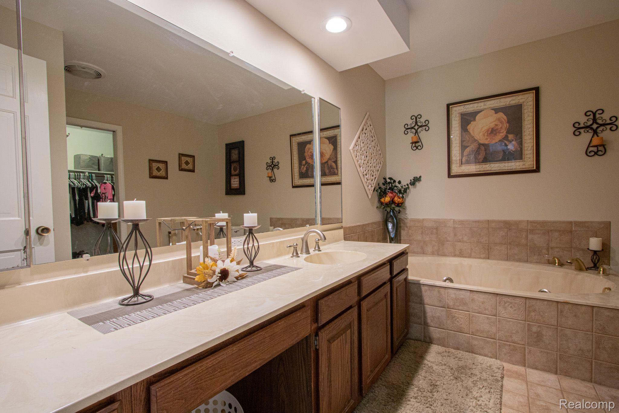 7857 Kendall Road Columbus, MI 48063 - Photo 22 of 72 Gallery Image 22
