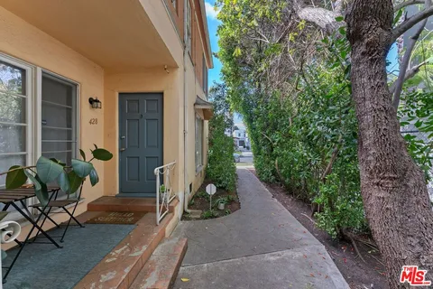 $1,850,000 | 428 North Genesee Avenue, Los Angeles, CA 90036