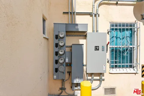 $1,850,000 | 428 North Genesee Avenue, Los Angeles, CA 90036