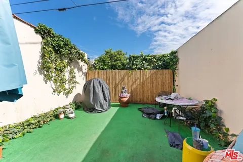 $1,850,000 | 428 North Genesee Avenue, Los Angeles, CA 90036