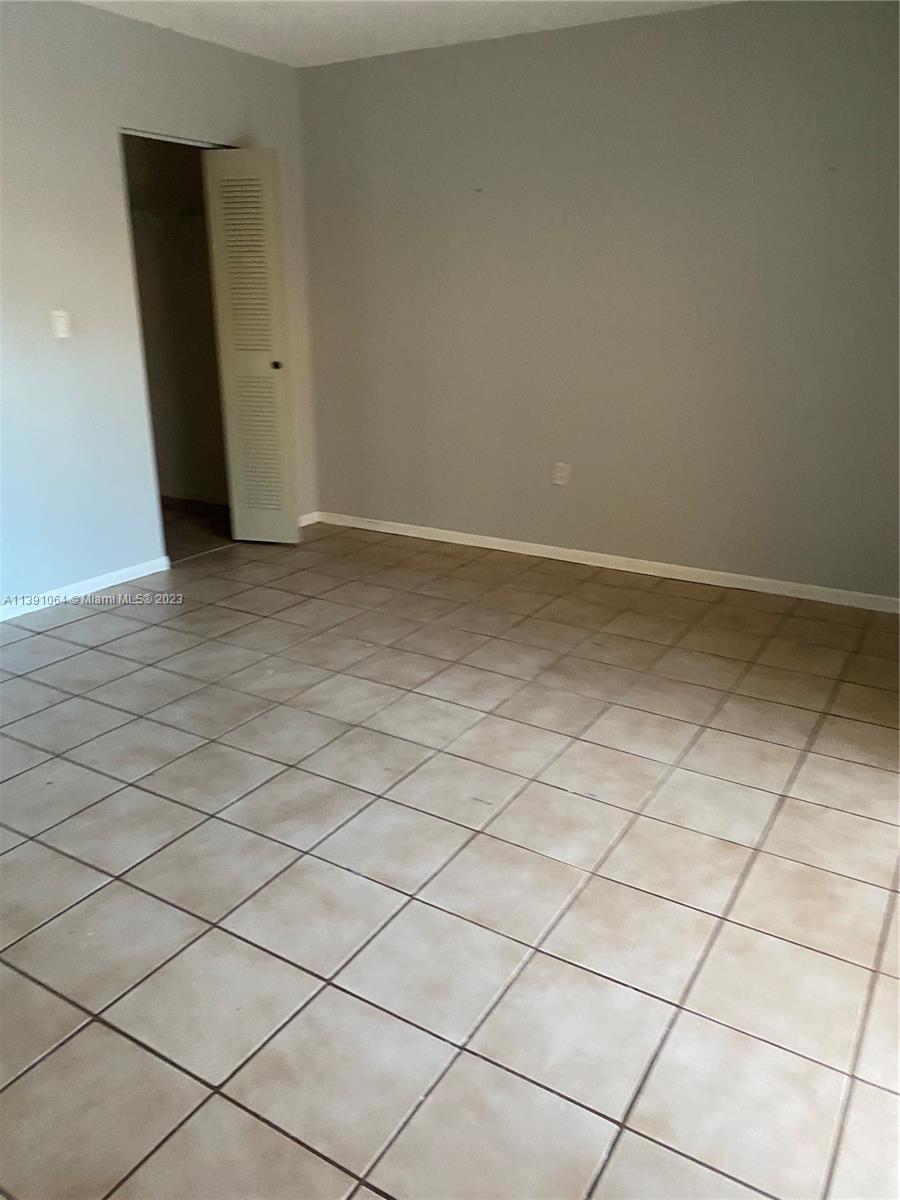 Fountainebleau Miami, FL 33172 - Photo 7 of 13