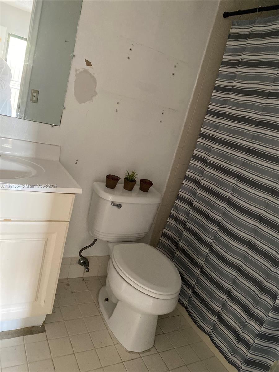 Fountainebleau Miami, FL 33172 - Photo 8 of 13