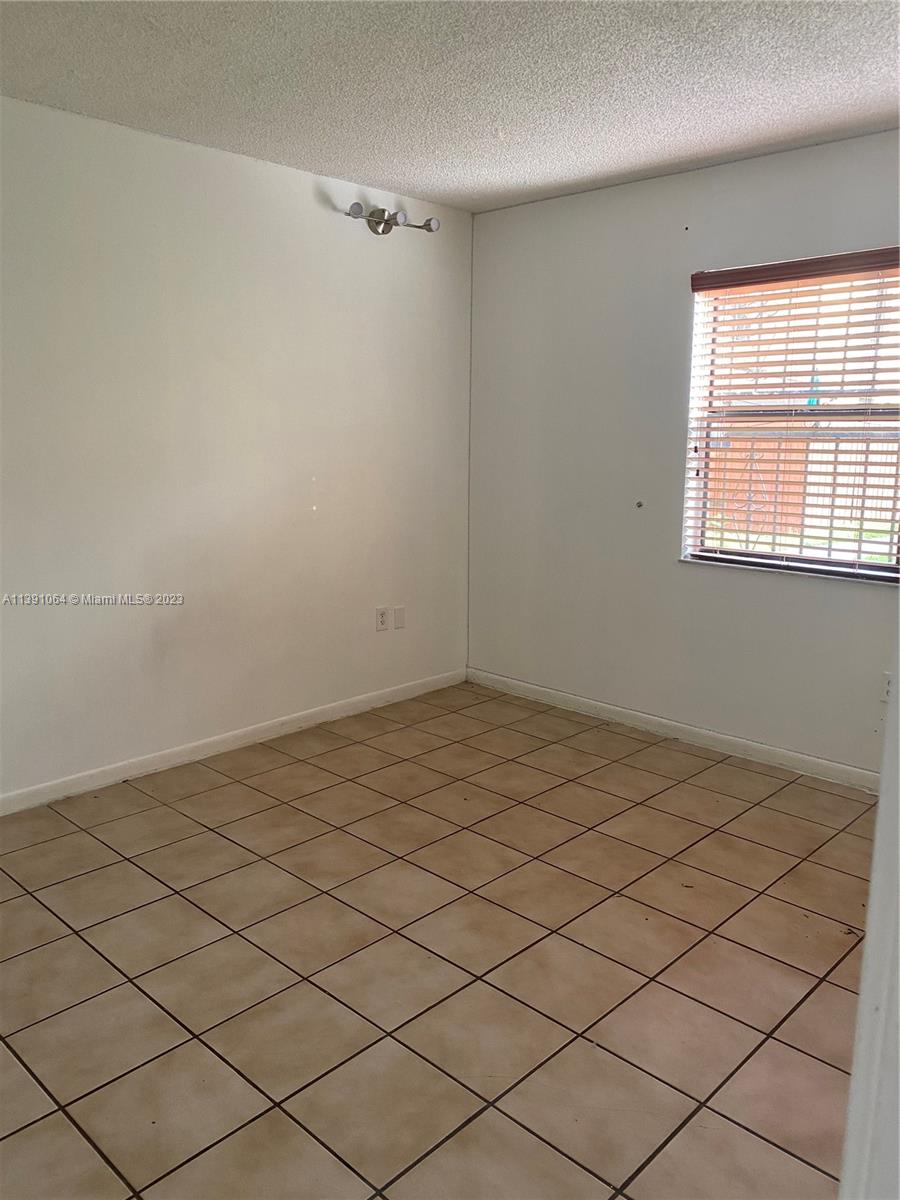 Fountainebleau Miami, FL 33172 - Photo 9 of 13