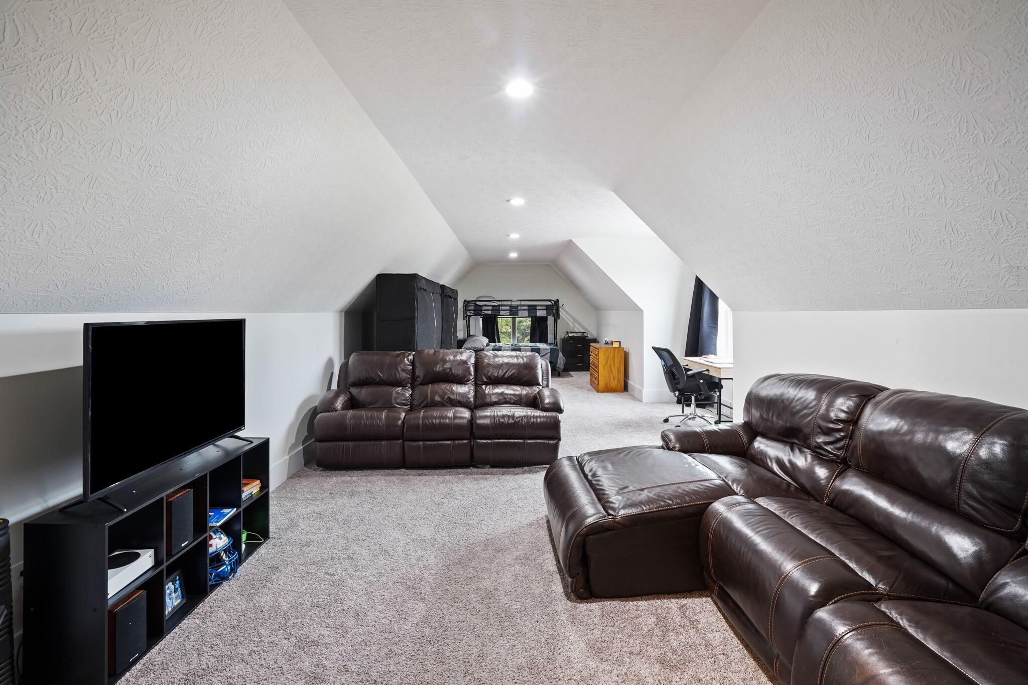 7790 Steitz Road Powell, OH 43065 - Photo 24 of 32 Bonus room