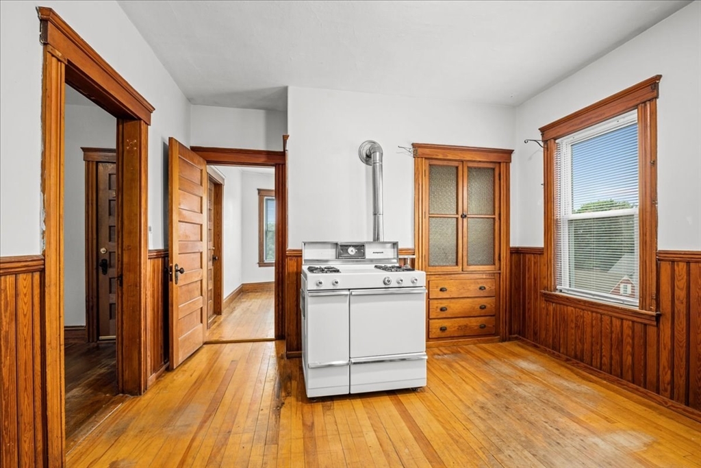 29 Tatman Street Worcester, MA 01607 - Photo 7 of 42