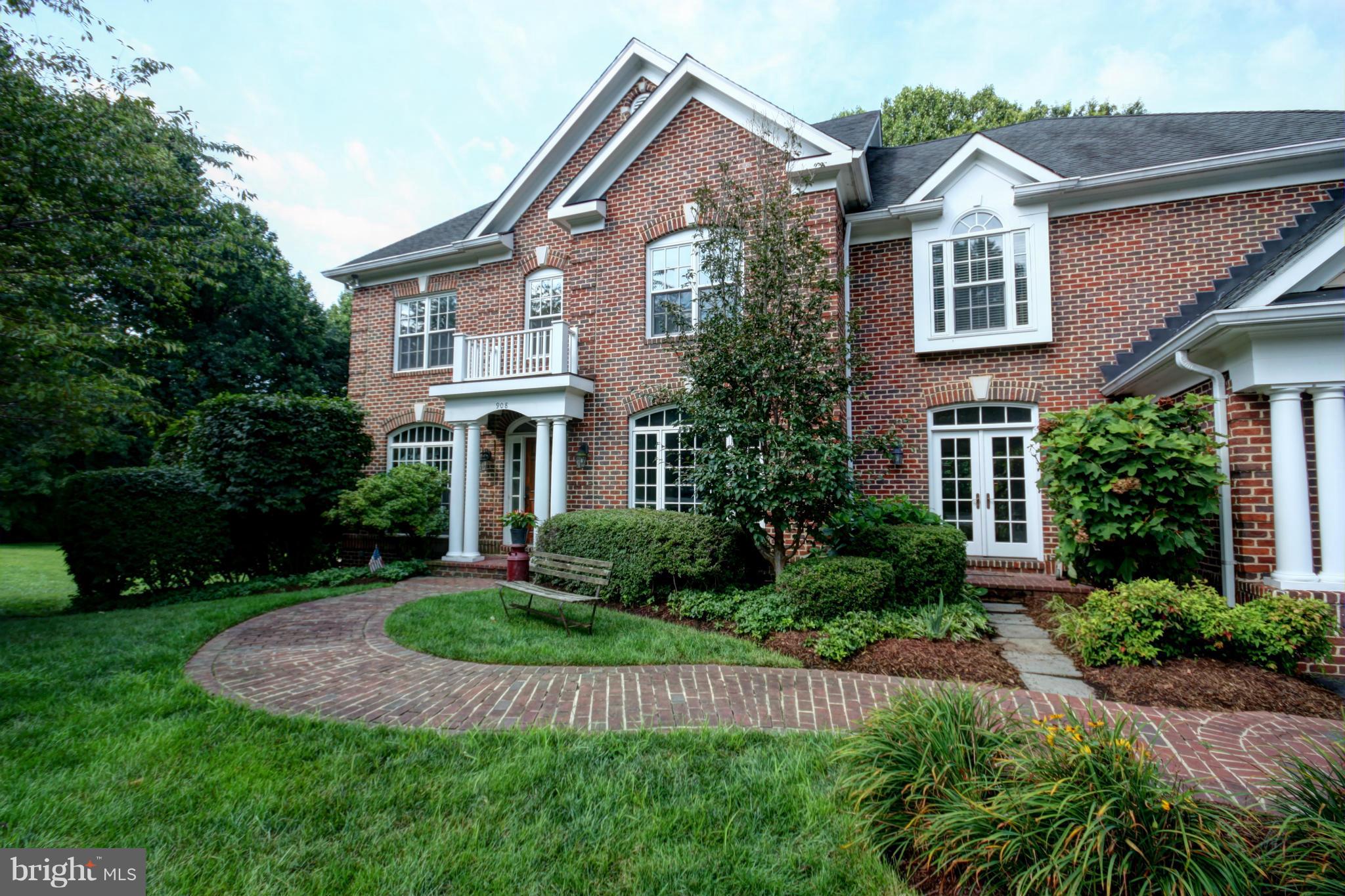 908 Challedon Road Great Falls, VA 22066 - Photo 1 of 30 Exterior (Front)