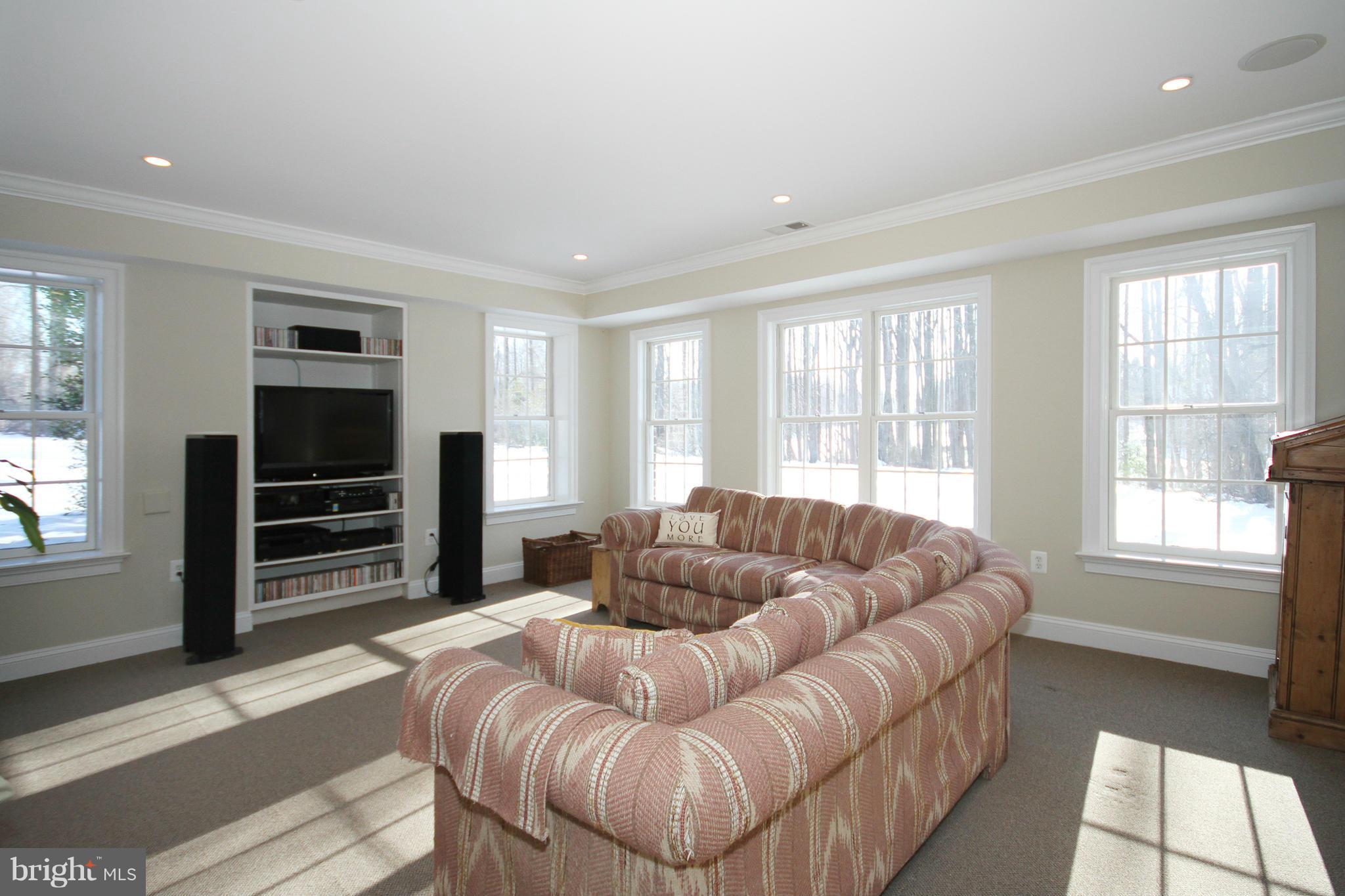 908 Challedon Road Great Falls, VA 22066 - Photo 28 of 30 Casual Living Area
