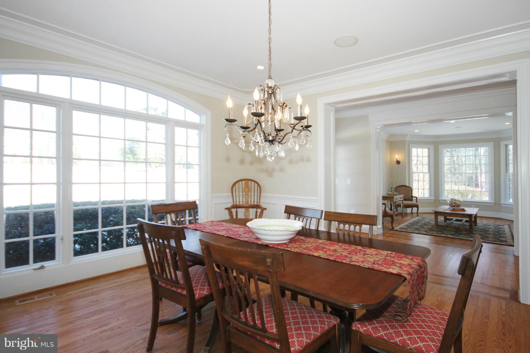 908 Challedon Road Great Falls, VA 22066 - Photo 4 of 30 Dining Room