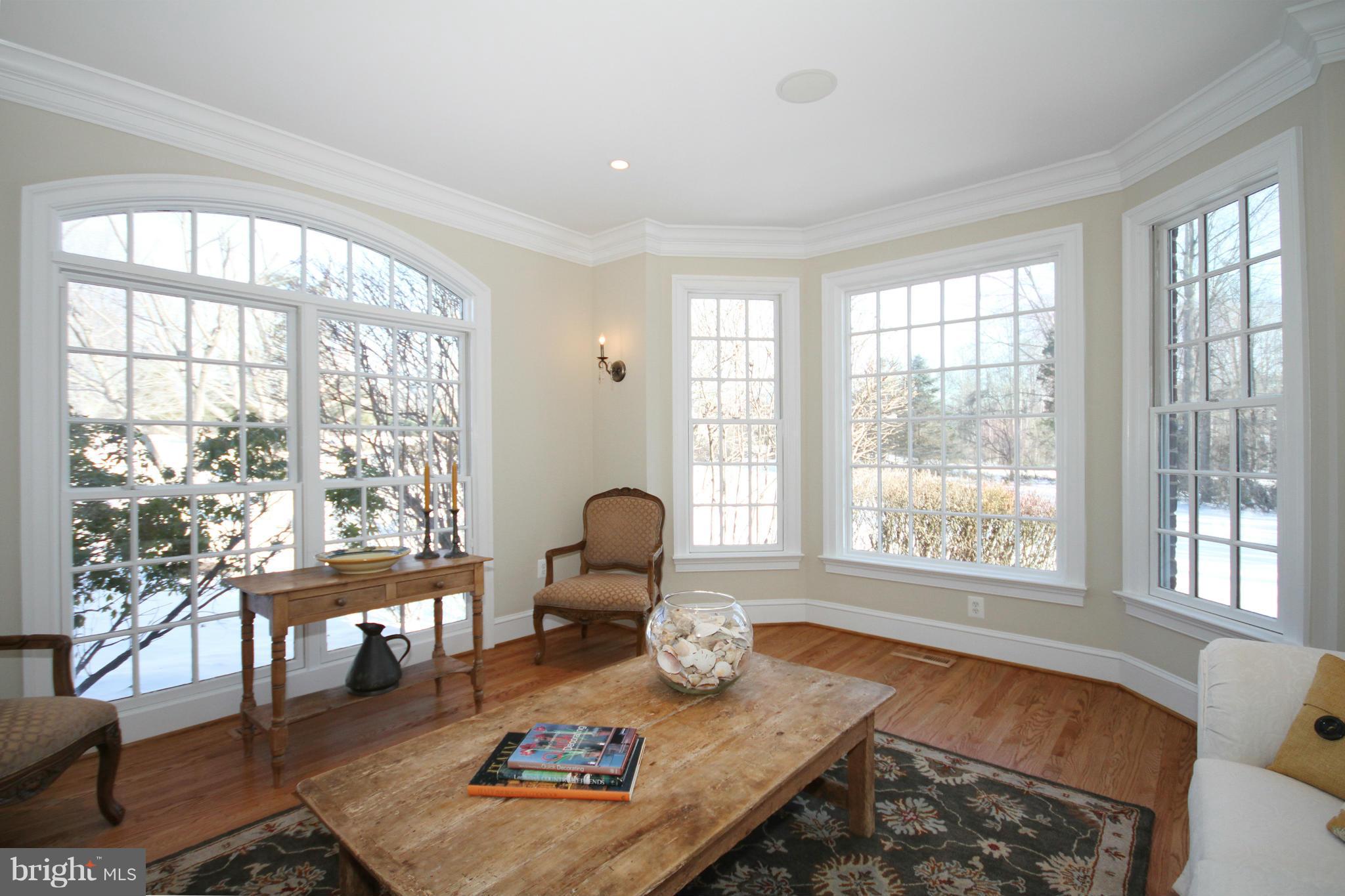 908 Challedon Road Great Falls, VA 22066 - Photo 6 of 30 Living Room