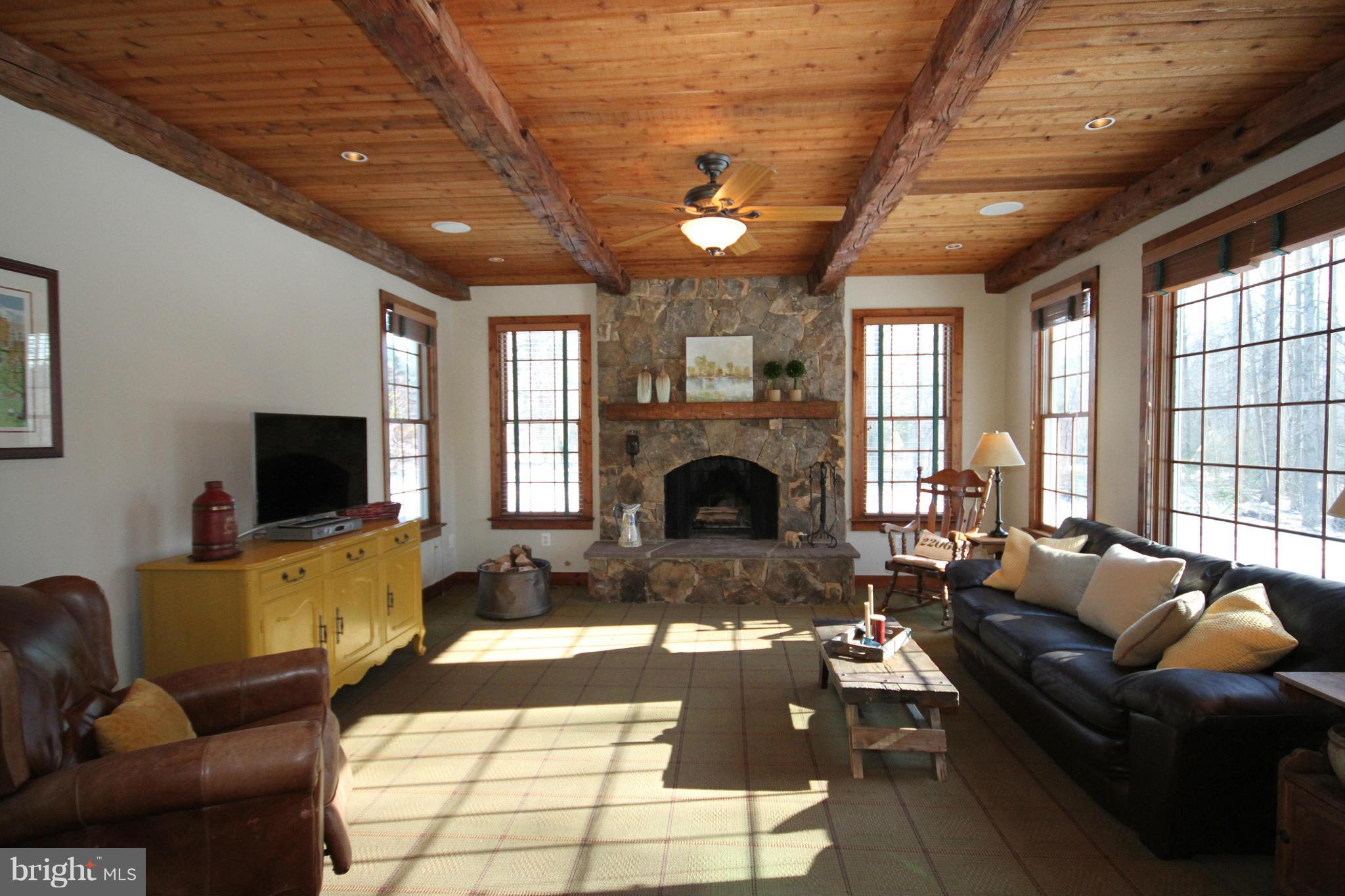 908 Challedon Road Great Falls, VA 22066 - Photo 9 of 30 Family Room