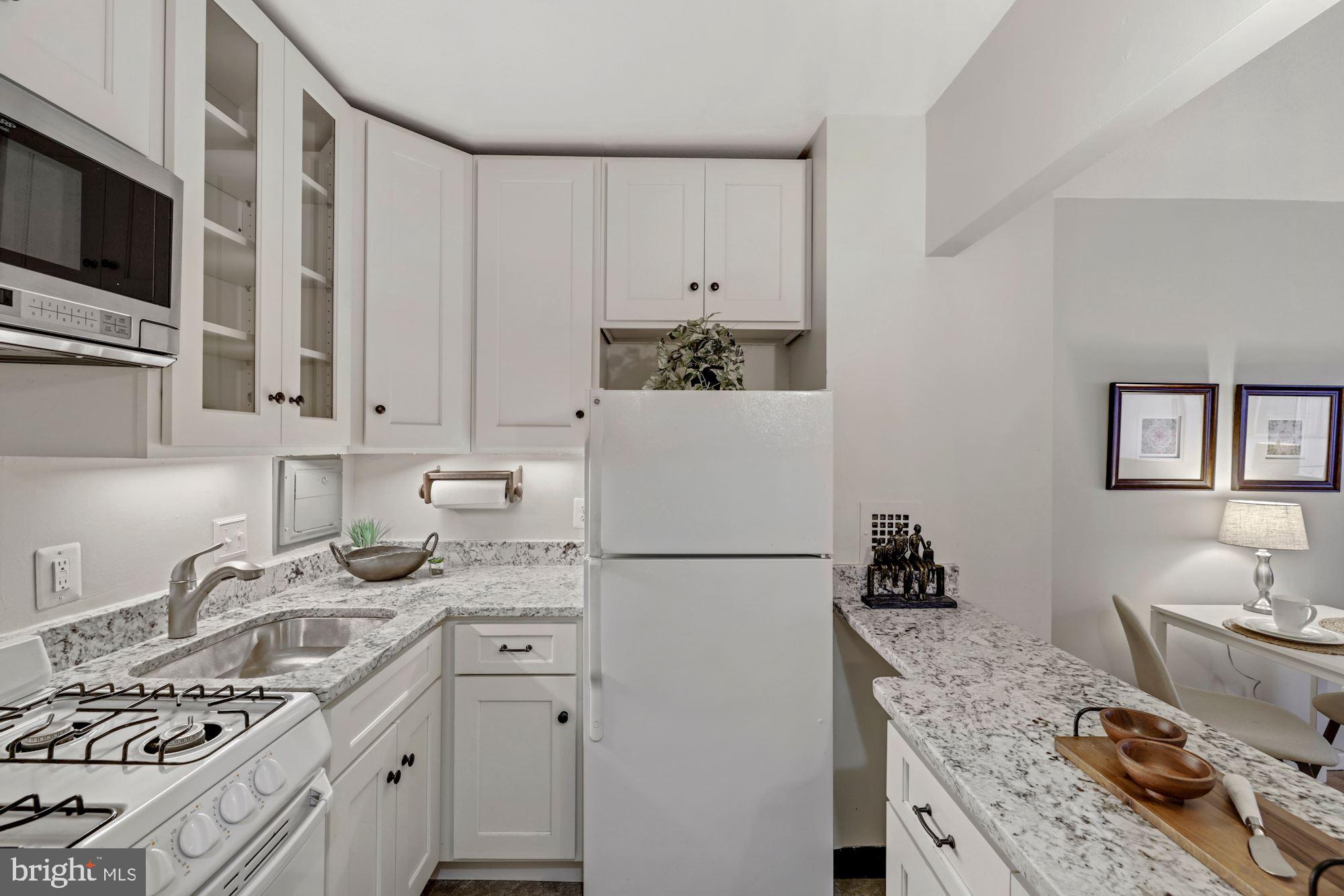 5500 Friendship Boulevard, Unit 925N Chevy Chase, MD 20815 - Photo 12 of 26 Renovated Kitchen