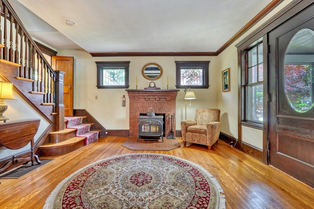 43 Warwick Road Melrose, MA 02176 - Photo 6 of 42 Gallery Image 6