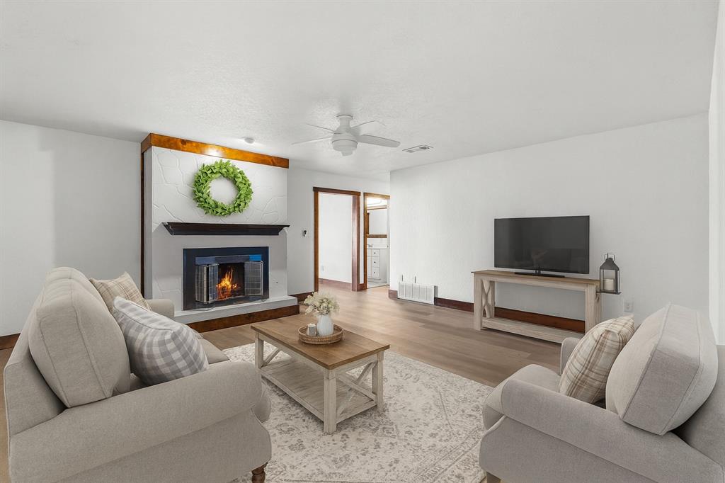 150 Sandlin Court Springtown, TX 76082 - Photo 16 of 39 Virtually staged, design inspiration