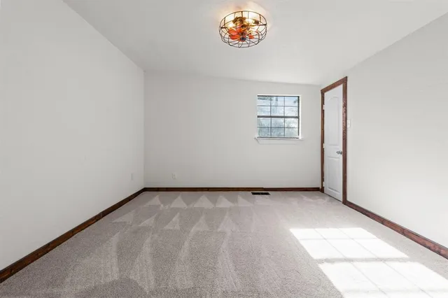 $597,500 | 150 Sandlin Court, Springtown, TX 76082