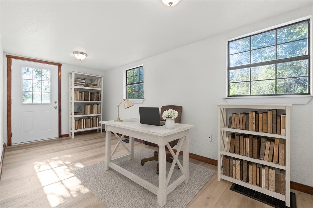 150 Sandlin Court Springtown, TX 76082 - Photo 25 of 39 Virtually staged, design inspiration