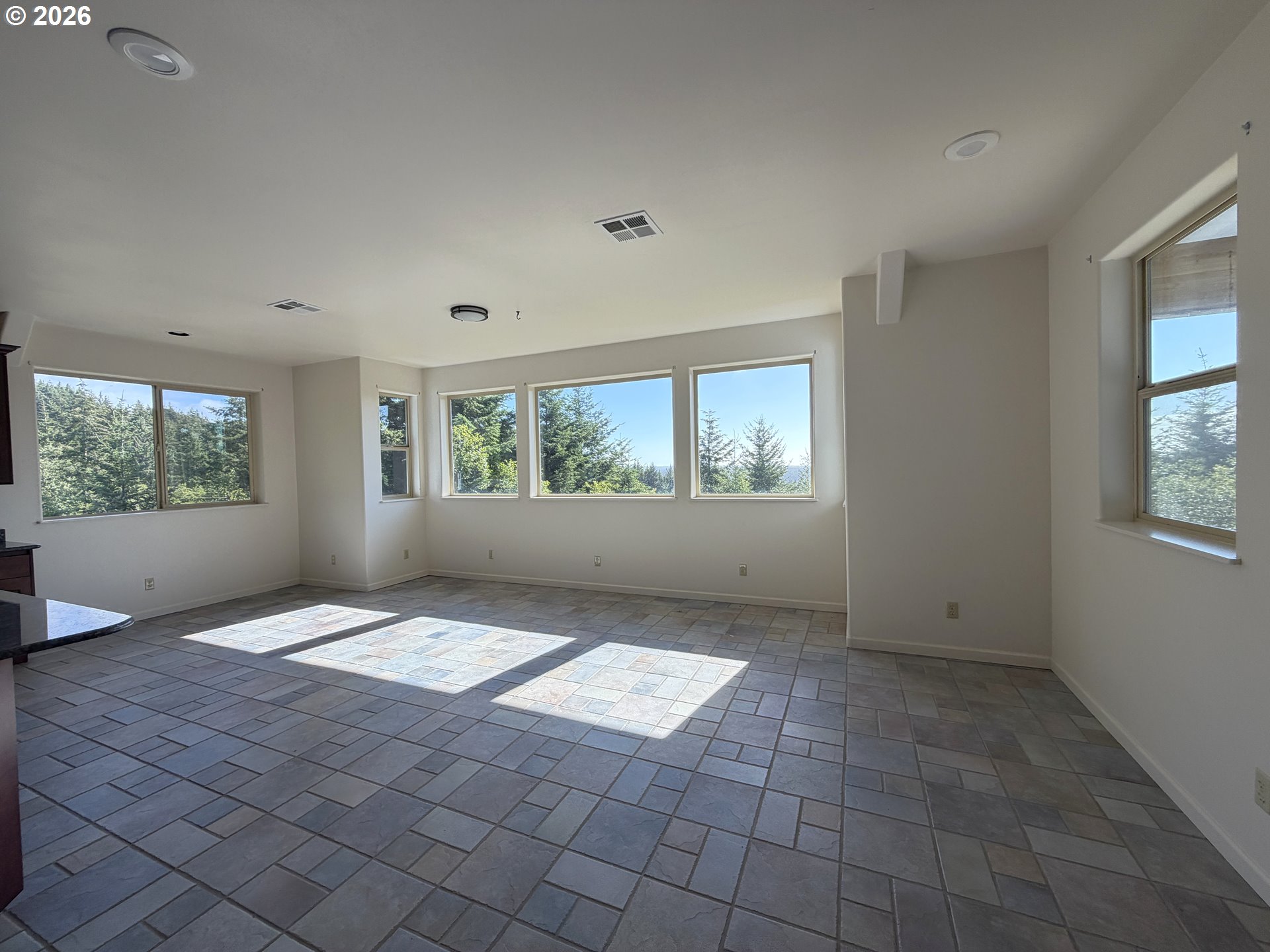 47500 Pacific View Road Langlois, OR 97450 - Photo 15 of 43 Dining Area