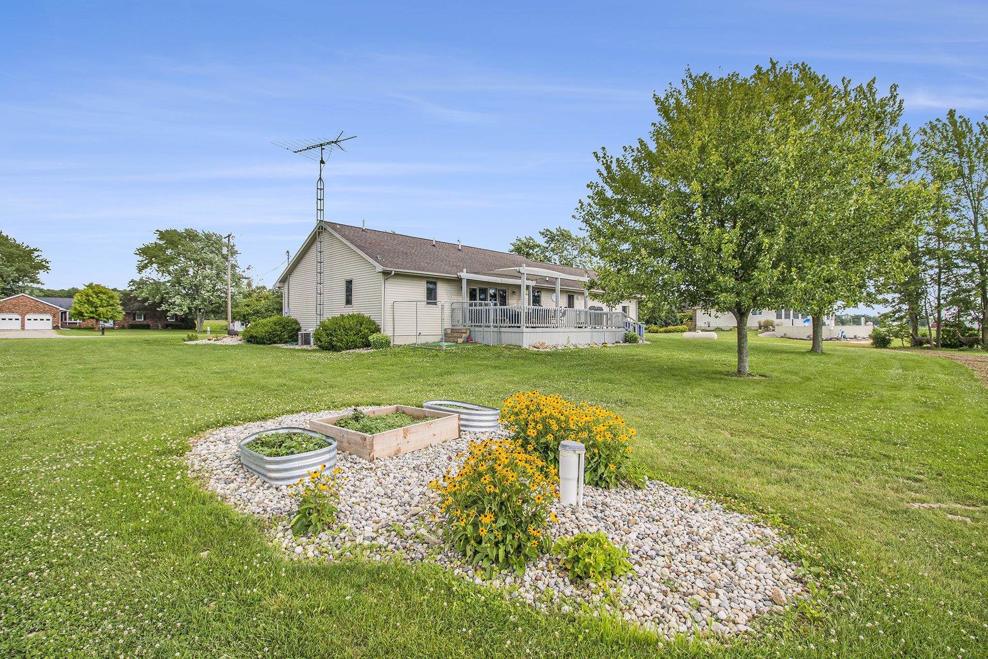 17260 E Road New Lothrop, MI 48460 - Photo 22 of 28