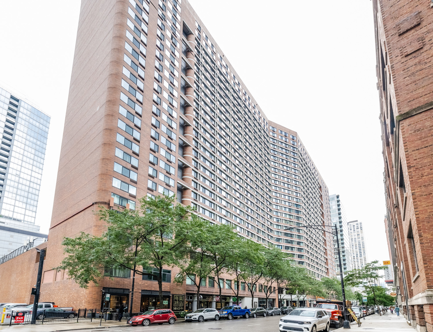 211 East Ohio Street, Unit 2606 Chicago, IL 60611 - Photo 1 of 32 a front view of a building