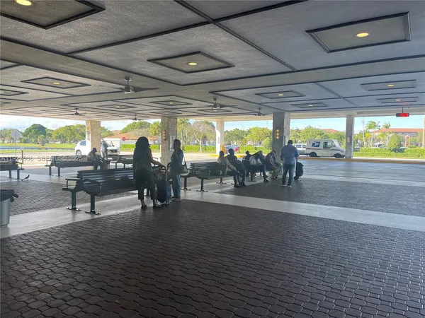 $1,825 | 12850 Southwest 4th Court, Unit 103I, Pembroke Pines, FL 33027