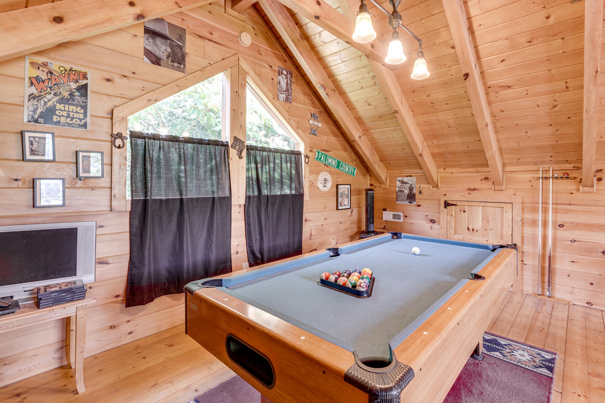 2740 Waldens Creek Road Sevierville, TN 37862 - Photo 20 of 40 a room with pool table and windows