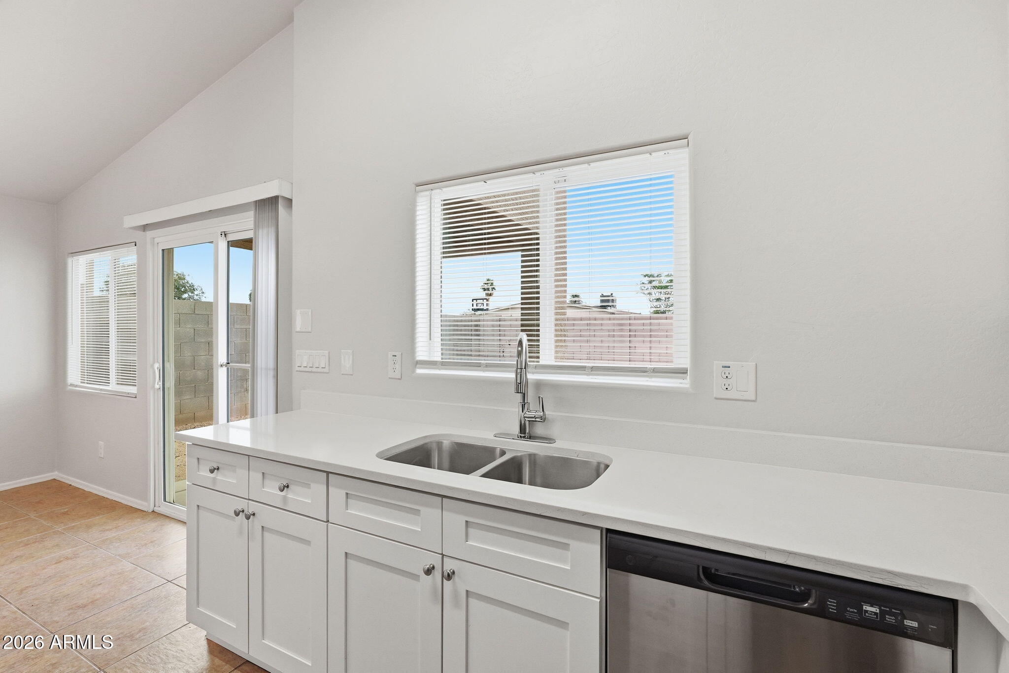 6216 South 16th Lane Phoenix, AZ 85041 - Photo 16 of 31 015_ListerPros