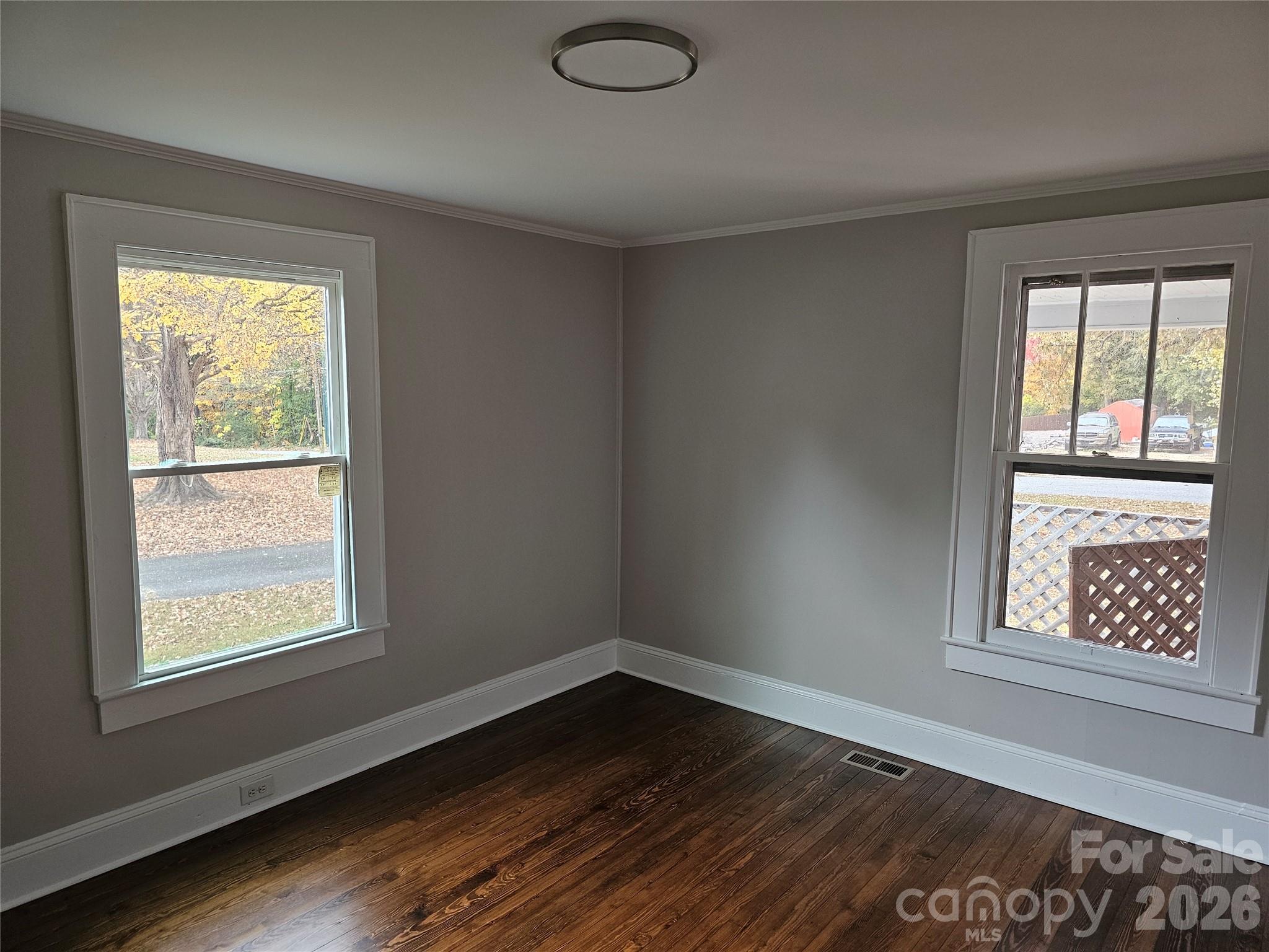 515 26th Street Southwest Hickory, NC 28602 - Photo 10 of 21
