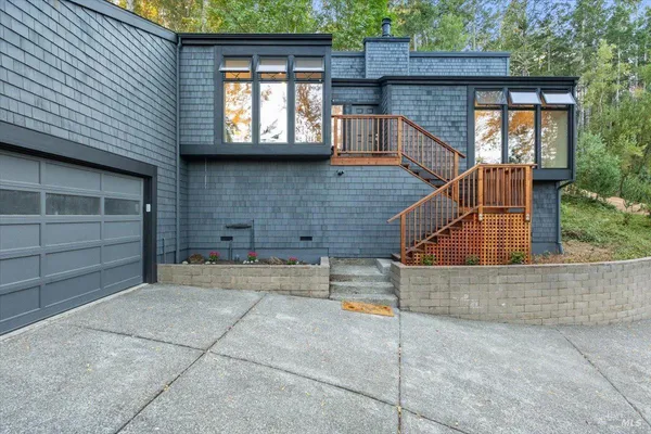 $1,099,000 | 960 Wild Oak Drive, Santa Rosa, CA 95409