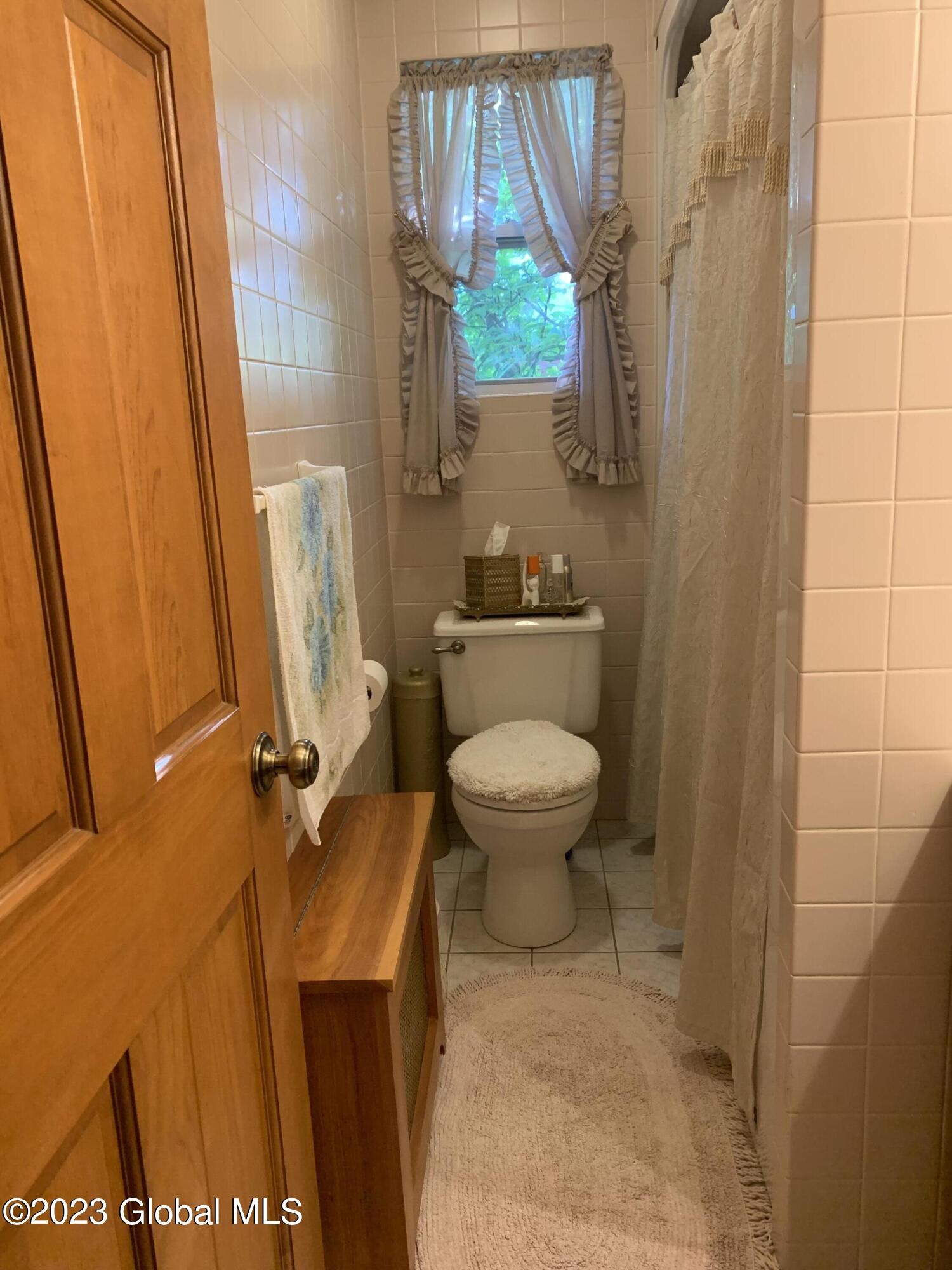 273 Giffords Church Road Schenectady, NY 12306 - Photo 11 of 19 Full bath