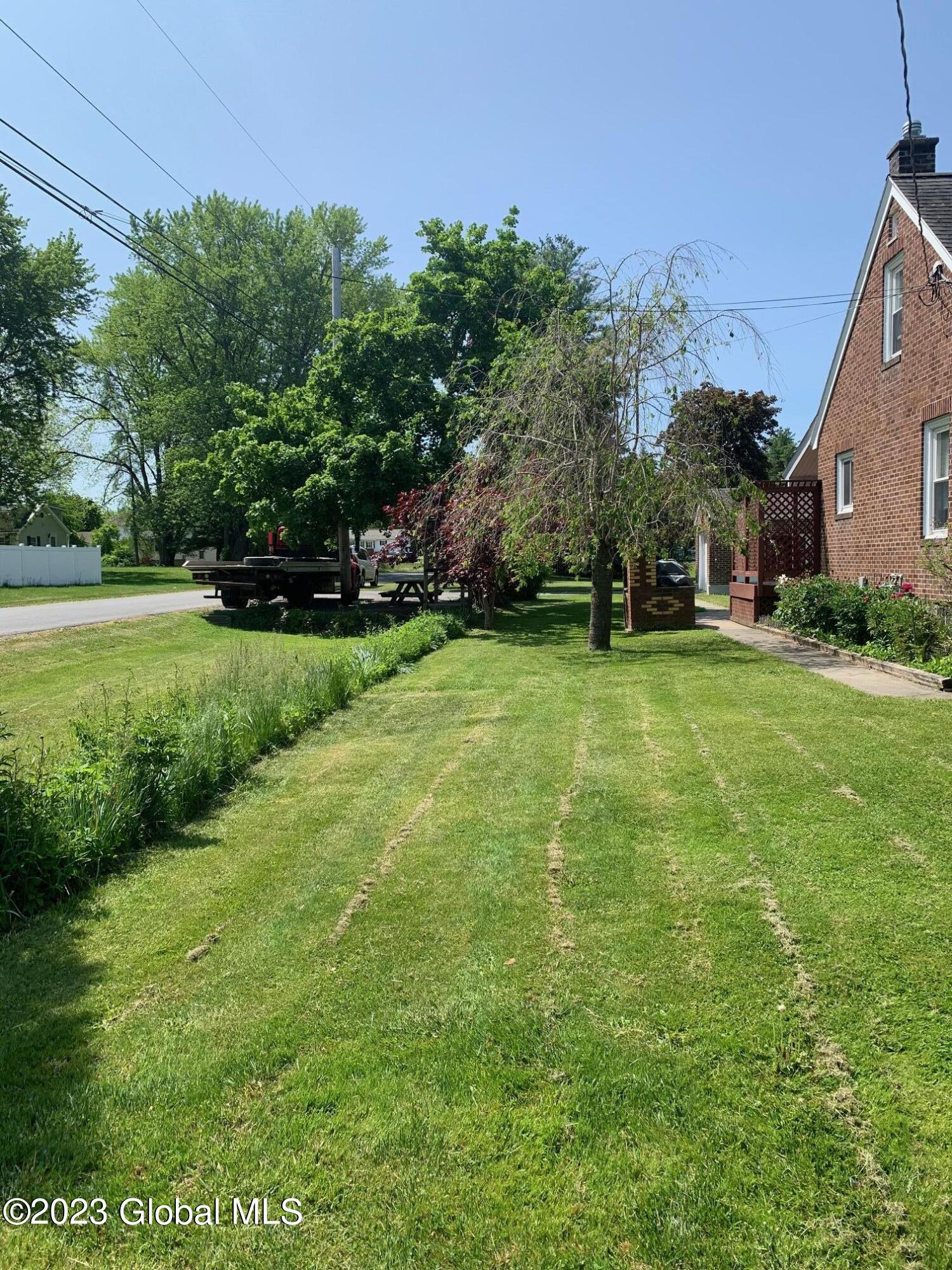 273 Giffords Church Road Schenectady, NY 12306 - Photo 3 of 19 Corner Lot