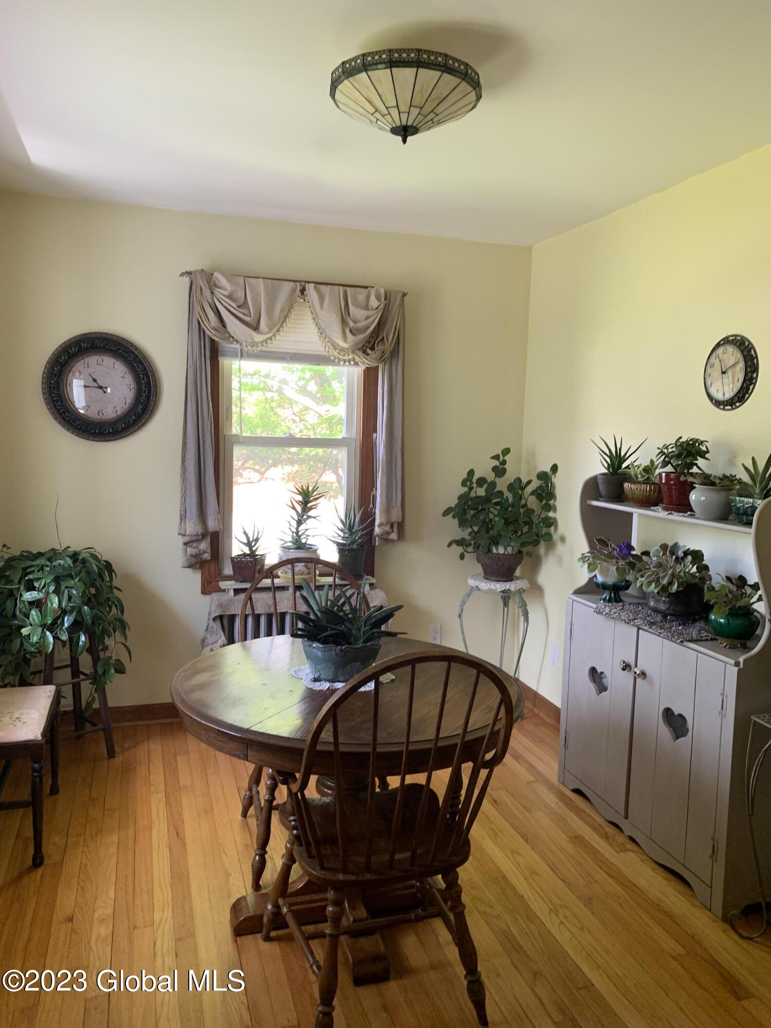 273 Giffords Church Road Schenectady, NY 12306 - Photo 9 of 19 Dining Room