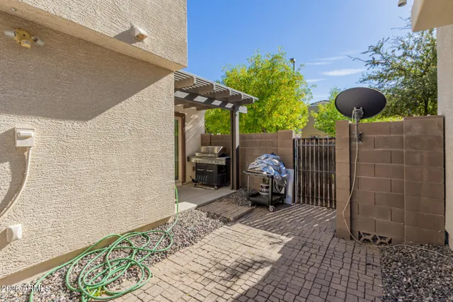 $418,000 | 2260 South Ponderosa Drive, Gilbert, AZ 85295