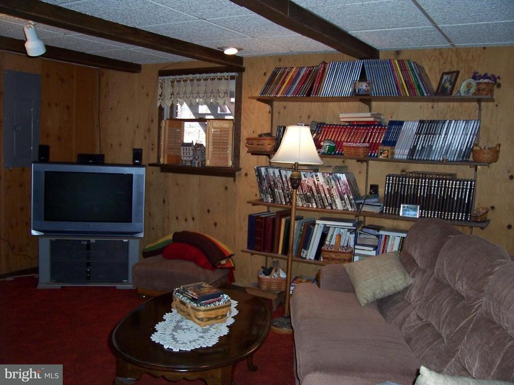 297 Furnace Hill Road Elizabethtown, PA 17022 - Photo 4 of 8 Gallery Image 4